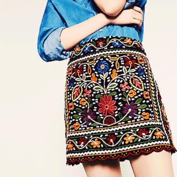 Zara Dresses & Skirts - Zara Floral Embroidered Skirt